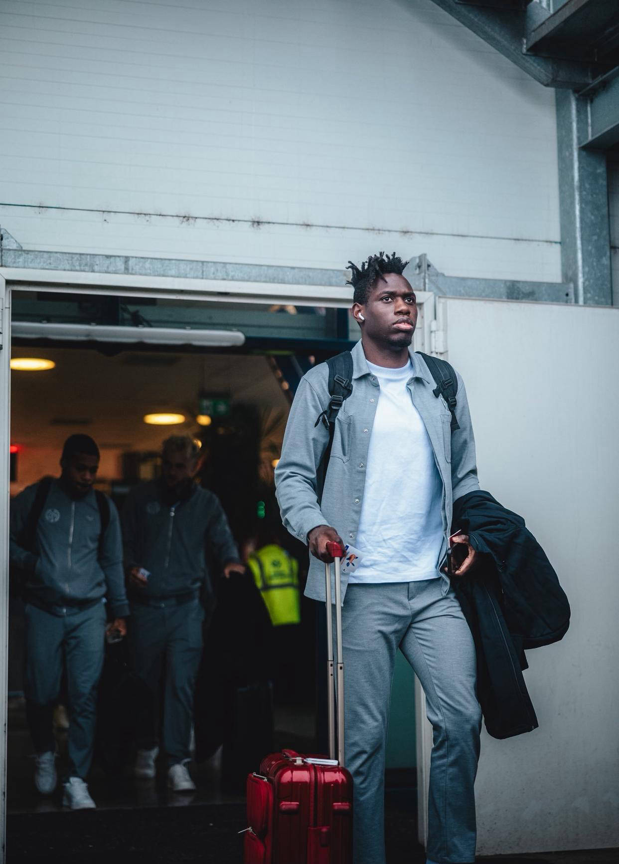 费城76人训练开放日；关键时刻止住颓势引欢呼；德甲在即；轮换策略成焦点的简单介绍